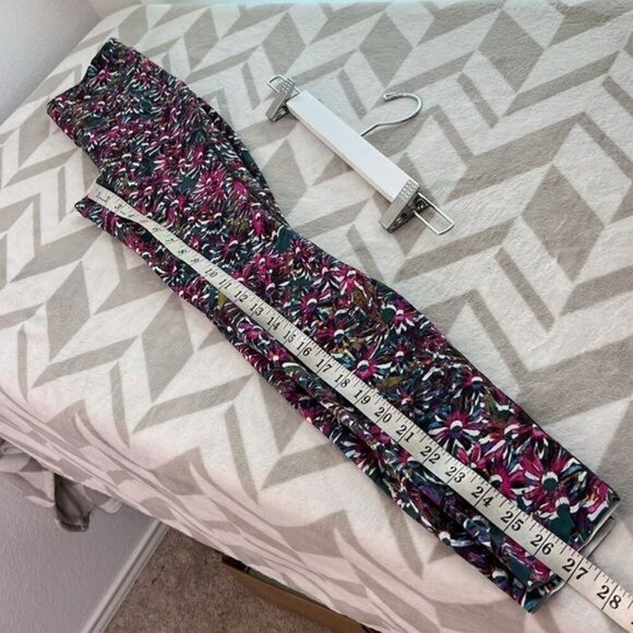 Lululemon Base Pace HR Tight 28"  Floral‎ Electric size 4 - Picture 7 of 9